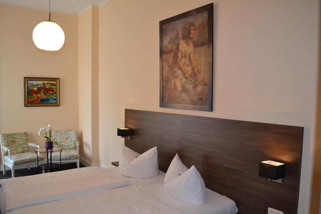 Hotel Am Landeshaus Wiesbaden Bilik gambar